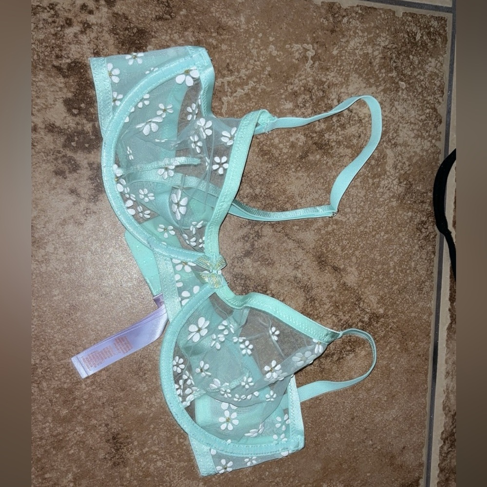 Floral bra. Savage X Fenty size 36C